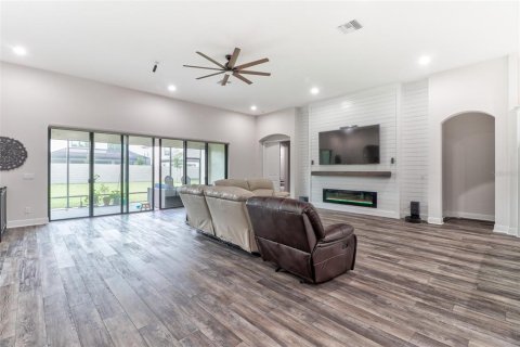 House in Odessa, Florida 4 bedrooms, 317.54 sq.m. № 2379250 - photo 4