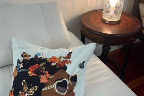 Condominio en venta en Miami Beach, Florida, 47.84 m2 № 1993885 - foto 11