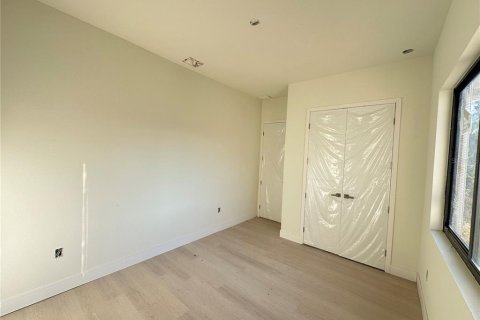 House in Port Charlotte, Florida 4 bedrooms, 200.02 sq.m. № 2108977 - photo 13
