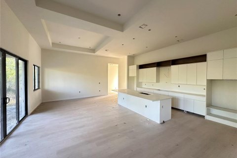 House in Port Charlotte, Florida 4 bedrooms, 200.02 sq.m. № 2108977 - photo 4