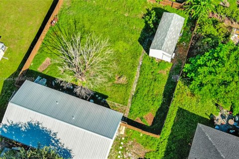 Villa ou maison à vendre à Lehigh Acres, Floride: 4 chambres, 107.02 m2 № 1953973 - photo 25