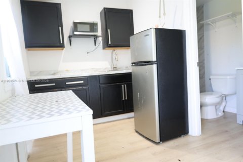 Villa ou maison à vendre à Lehigh Acres, Floride: 4 chambres, 107.02 m2 № 1953973 - photo 22