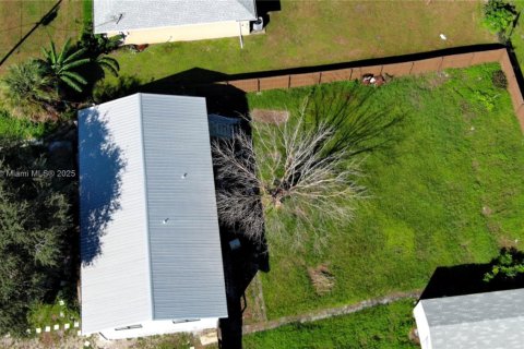 Villa ou maison à vendre à Lehigh Acres, Floride: 4 chambres, 107.02 m2 № 1953973 - photo 28