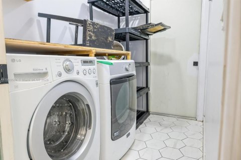 Villa ou maison à vendre à Lehigh Acres, Floride: 4 chambres, 107.02 m2 № 1953973 - photo 18