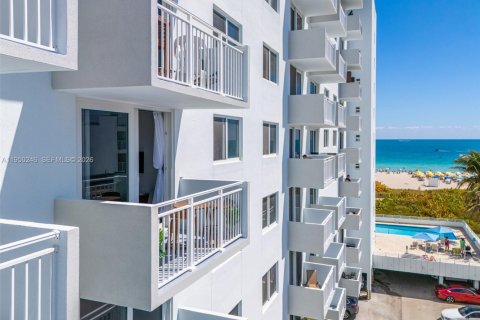 Купить кондоминиум в Майами-Бич, Флорида 1 спальня, 60.94м2, № 2006796 - фото 3