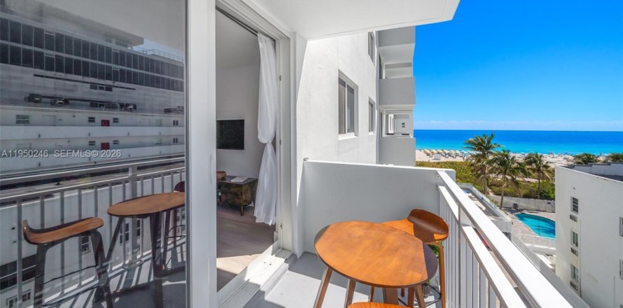 Кондоминиум с 1 спальней в Майами-Бич, Флорида № 2006796