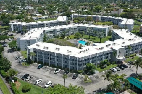 Condominio en venta en Margate, Florida, 1 dormitorio, 66.89 m2 № 2181298 - foto 2