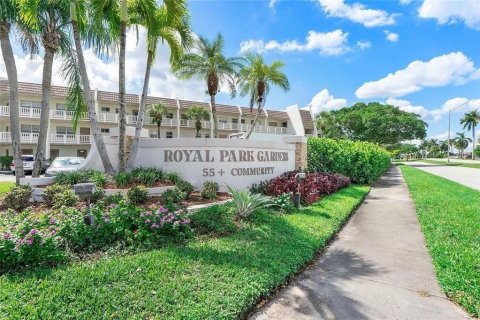 Condominio en Margate, Florida, 1 dormitorio  № 2181298