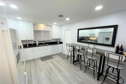 Villa ou maison à louer à Clearwater, Floride: 3 chambres, 156.26 m2 № 1196242 - photo 6