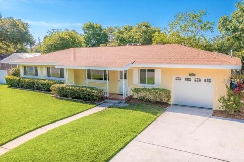 Villa ou maison à louer à Clearwater, Floride: 3 chambres, 156.26 m2 № 1196242 - photo 1