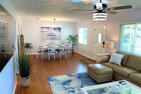 Villa ou maison à louer à Clearwater, Floride: 3 chambres, 156.26 m2 № 1196242 - photo 2