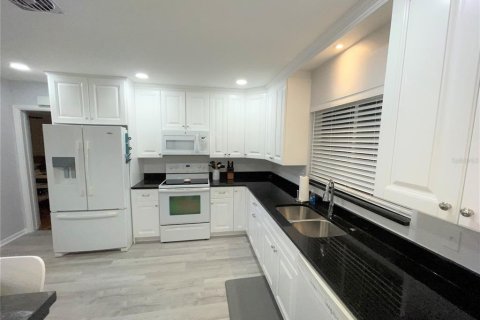 Villa ou maison à louer à Clearwater, Floride: 3 chambres, 156.26 m2 № 1196242 - photo 5