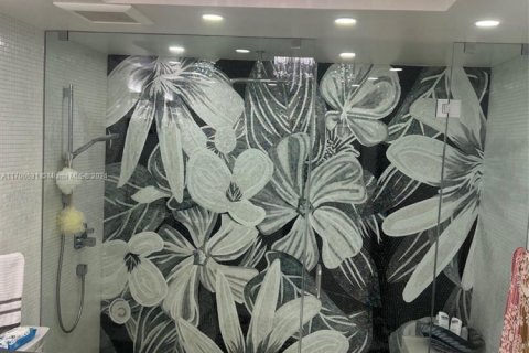 Condo in Bal Harbour, Florida, 2 bedrooms  № 1936148 - photo 19