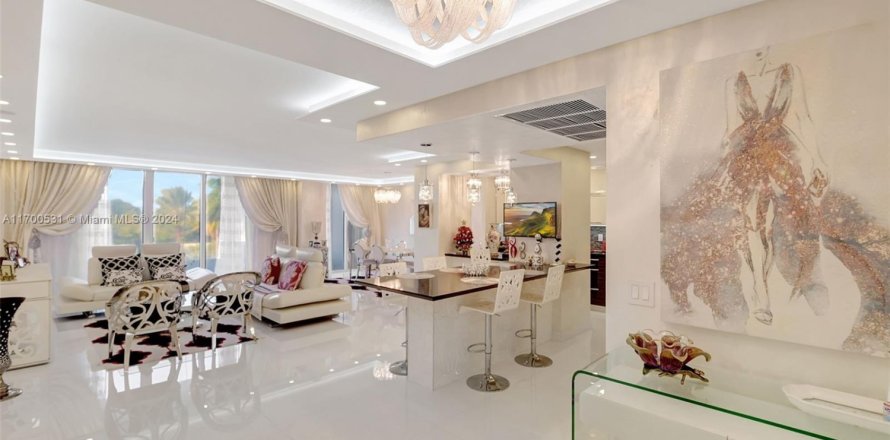 Condominio en Bal Harbour, Florida, 2 dormitorios № 1936148