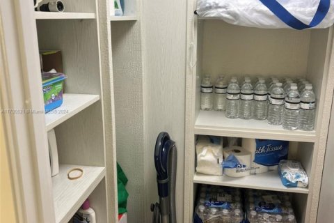 Condo in Bal Harbour, Florida, 2 bedrooms  № 1936148 - photo 14