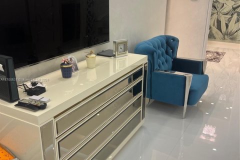 Condo in Bal Harbour, Florida, 2 bedrooms  № 1936148 - photo 25