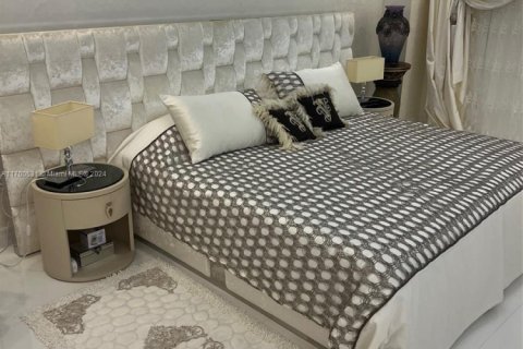 Condo in Bal Harbour, Florida, 2 bedrooms  № 1936148 - photo 22