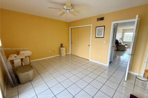 Condominio en venta en Miami Gardens, Florida, 1 dormitorio, 66.05 m2 № 2170675 - foto 9