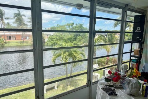 Condominio en venta en Miami Gardens, Florida, 1 dormitorio, 66.05 m2 № 2170675 - foto 2