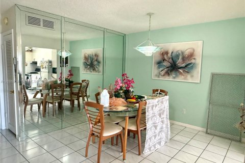 Condominio en venta en Miami Gardens, Florida, 1 dormitorio, 66.05 m2 № 2170675 - foto 6