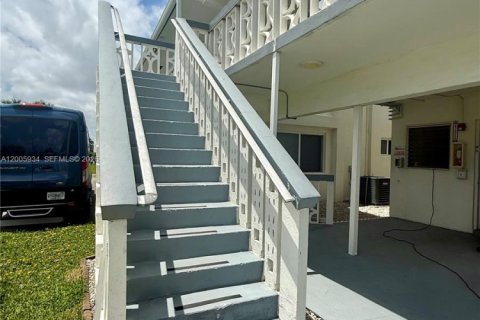 Condominio en venta en Miami Gardens, Florida, 1 dormitorio, 66.05 m2 № 2170675 - foto 3