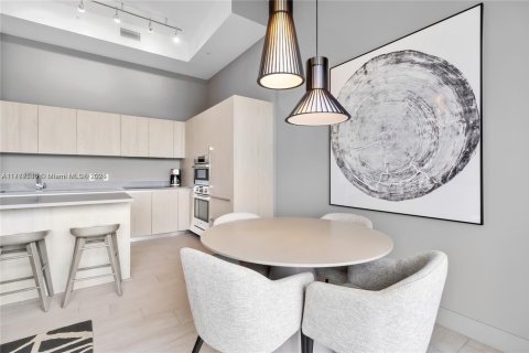 Condo in Hollywood, Florida, 1 bedroom  № 2193768 - photo 14