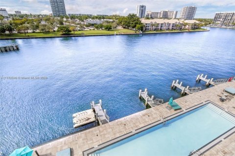 Condo in Hollywood, Florida, 1 bedroom  № 2193768 - photo 4