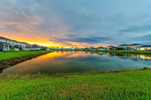 House in Wesley Chapel, Florida 4 bedrooms, 191.1 sq.m. № 1847900 - photo 15