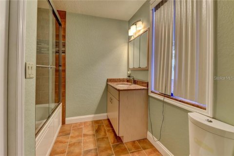 House in DeLand, Florida 5 bedrooms, 552.4 sq.m. № 1675292 - photo 24
