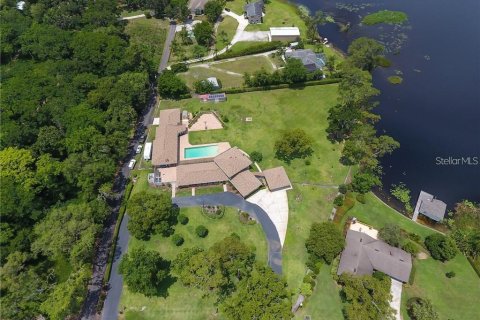 House in DeLand, Florida 5 bedrooms, 552.4 sq.m. № 1675292 - photo 1