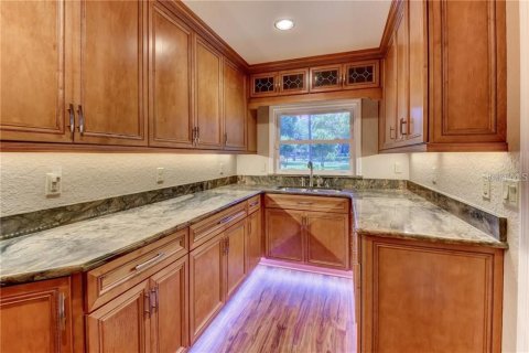 House in DeLand, Florida 5 bedrooms, 552.4 sq.m. № 1675292 - photo 17