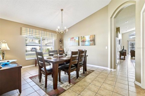 Villa ou maison à vendre à Kissimmee, Floride: 5 chambres, 180.23 m2 № 2224396 - photo 4