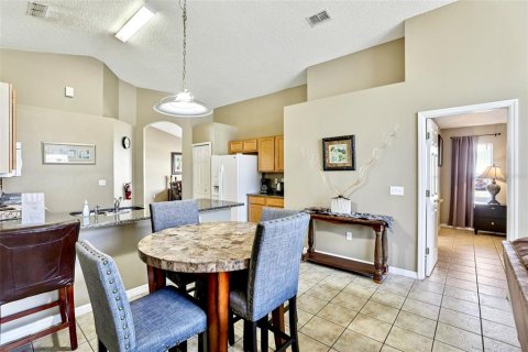 Villa ou maison à vendre à Kissimmee, Floride: 5 chambres, 180.23 m2 № 2224396 - photo 26