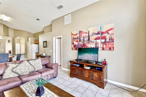 Villa ou maison à vendre à Kissimmee, Floride: 5 chambres, 180.23 m2 № 2224396 - photo 25