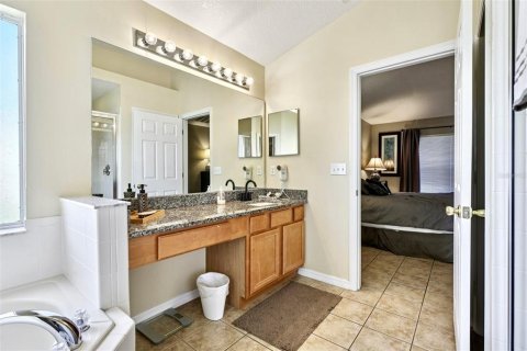 Villa ou maison à vendre à Kissimmee, Floride: 5 chambres, 180.23 m2 № 2224396 - photo 28