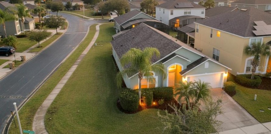 Villa ou maison à Kissimmee, Floride 5 chambres, 180.23 m2 № 2224396