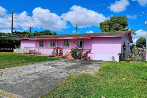 Casa en venta en Miami, Florida, 3 dormitorios, 184.04 m2 № 2001677 - foto 2