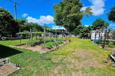 Casa en venta en Miami, Florida, 3 dormitorios, 184.04 m2 № 2001677 - foto 7