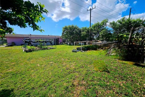 Casa en venta en Miami, Florida, 3 dormitorios, 184.04 m2 № 2001677 - foto 5