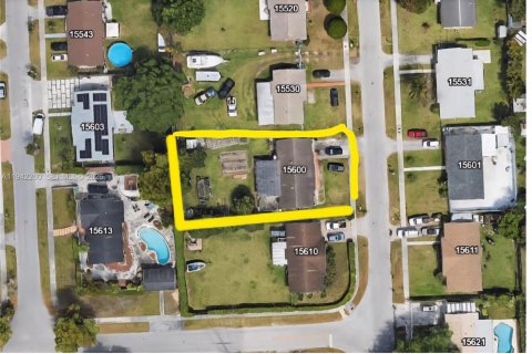 Casa en venta en Miami, Florida, 3 dormitorios, 184.04 m2 № 2001677 - foto 9