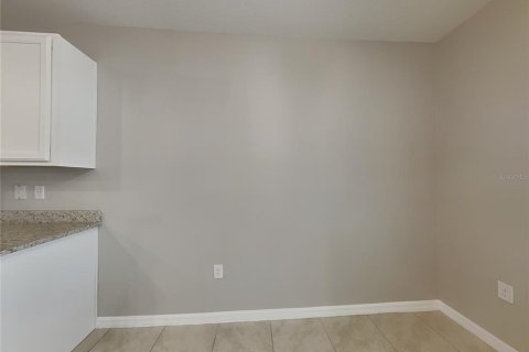 House in Mount Dora, Florida 4 bedrooms, 171.5 sq.m. № 2116447 - photo 4