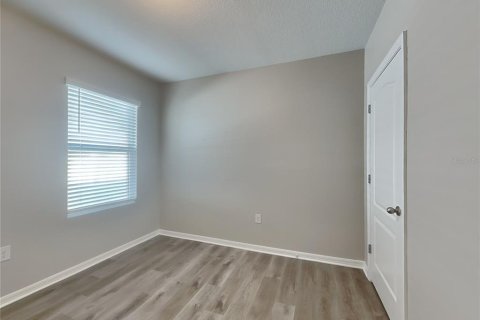 House in Mount Dora, Florida 4 bedrooms, 171.5 sq.m. № 2116447 - photo 13