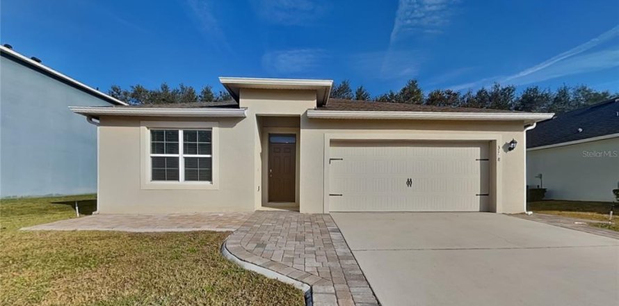 House in Mount Dora, Florida 4 bedrooms, 171.5 sq.m. № 2116447