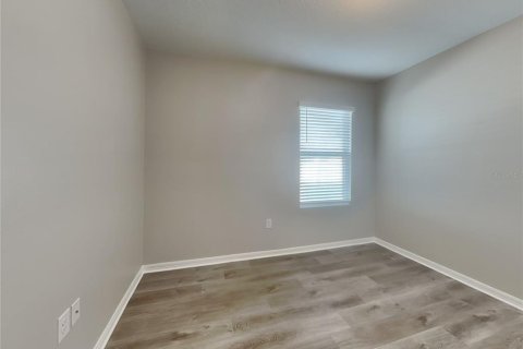 House in Mount Dora, Florida 4 bedrooms, 171.5 sq.m. № 2116447 - photo 14