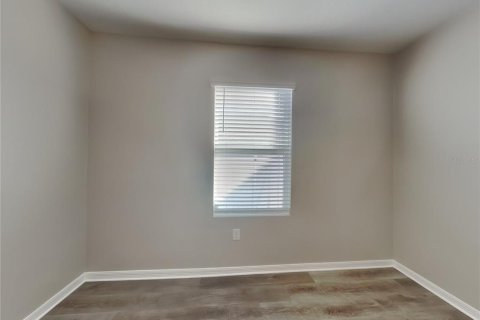House in Mount Dora, Florida 4 bedrooms, 171.5 sq.m. № 2116447 - photo 10