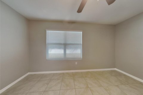 House in Mount Dora, Florida 4 bedrooms, 171.5 sq.m. № 2116447 - photo 2