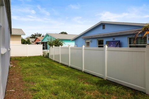 House in Dunedin, Florida 2 bedrooms, 93.65 sq.m. № 1812753 - photo 24