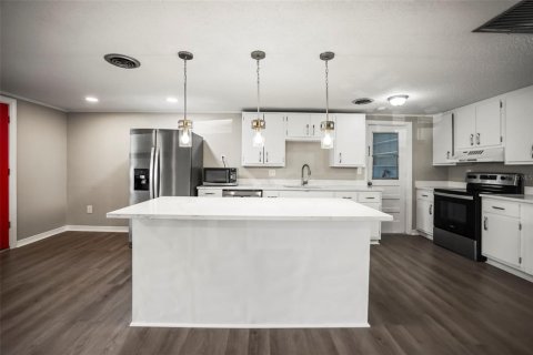 House in Dunedin, Florida 2 bedrooms, 93.65 sq.m. № 1812753 - photo 2