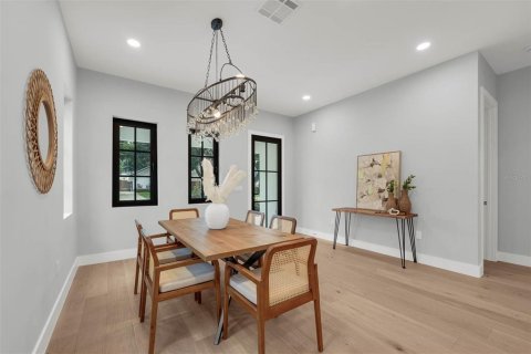 Casa en venta en Orlando, Florida, 5 dormitorios, 313.92 m2 № 1846404 - foto 9