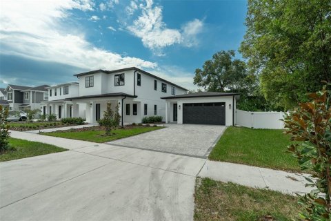 Casa en venta en Orlando, Florida, 5 dormitorios, 313.92 m2 № 1846404 - foto 1